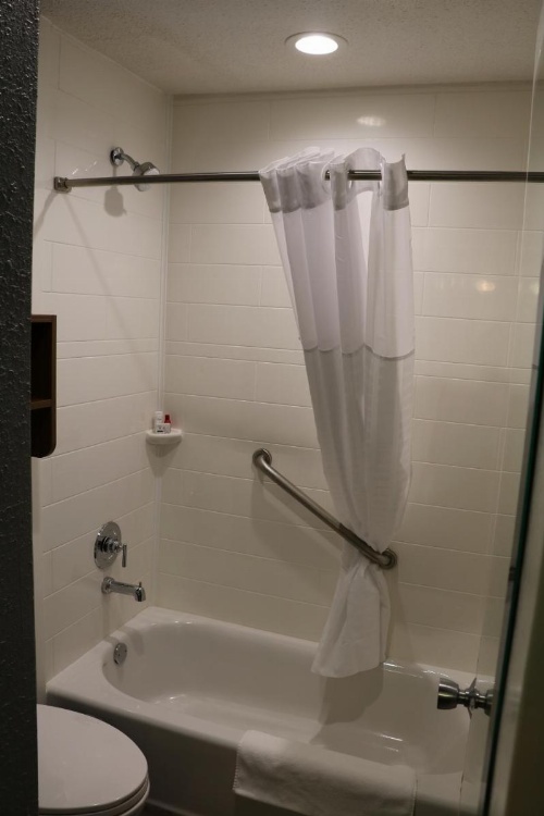 La Quinta Inn & Suites by Wyndham Chicago Gurnee image 16