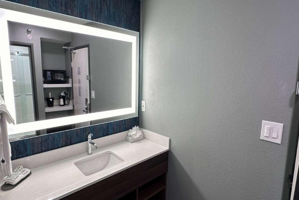 La Quinta Inn & Suites by Wyndham Chicago Gurnee Image 29