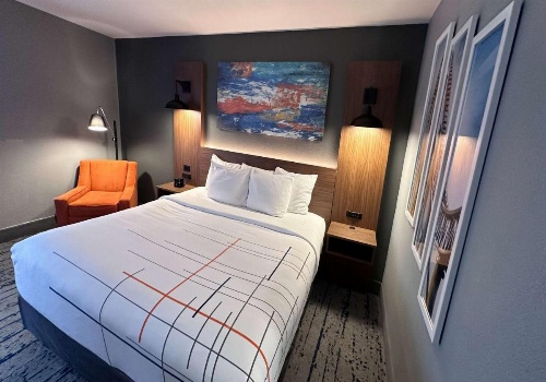 La Quinta Inn & Suites by Wyndham Chicago Gurnee image 34