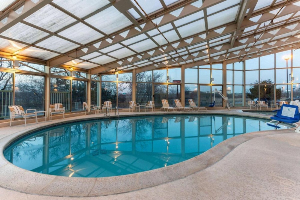 La Quinta Inn & Suites by Wyndham Chicago Gurnee Image 38