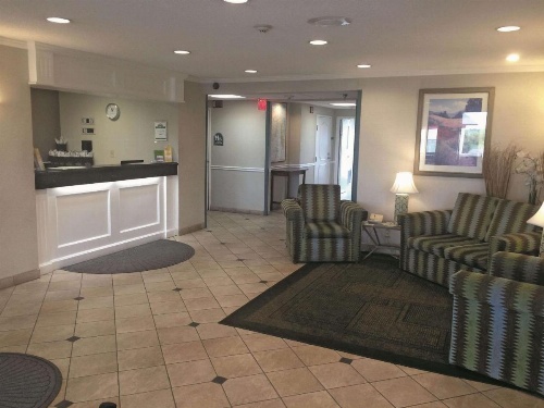 La Quinta Inn & Suites by Wyndham Chicago Gurnee image 46