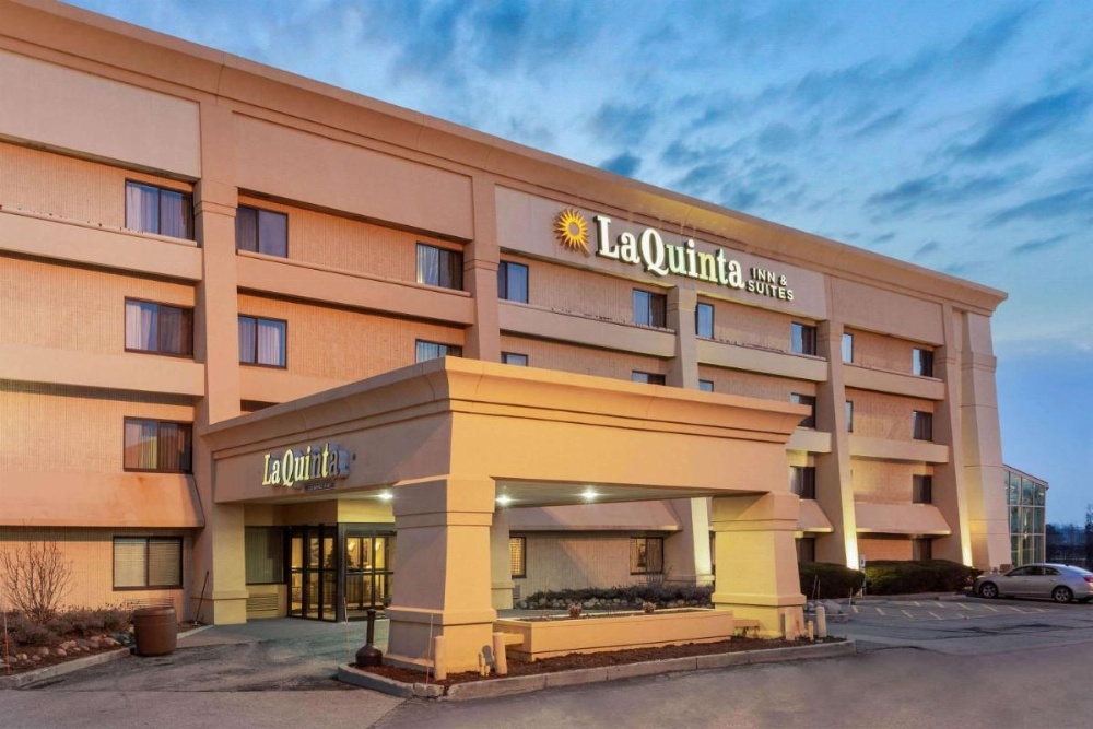 La Quinta Inn & Suites by Wyndham Chicago Gurnee Image 48