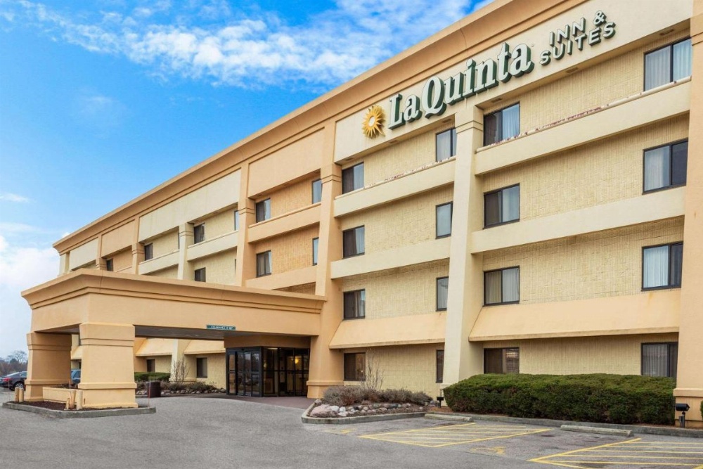 La Quinta Inn & Suites by Wyndham Chicago Gurnee Image 49